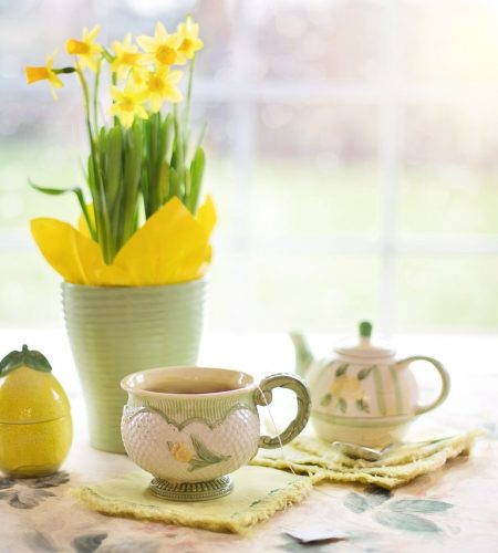 daffodils, tea, tea time-1316127.jpg